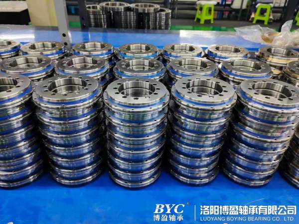 1628906313214290.jpg 交叉滾子轉盤軸承.jpg