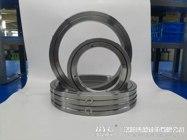 1629681637411355.jpg 薄壁交叉滾子軸承生產廠家.jpg