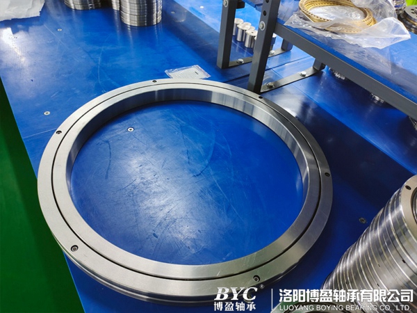 1630115091490809.jpg 交叉滾子軸承尺寸表.jpg