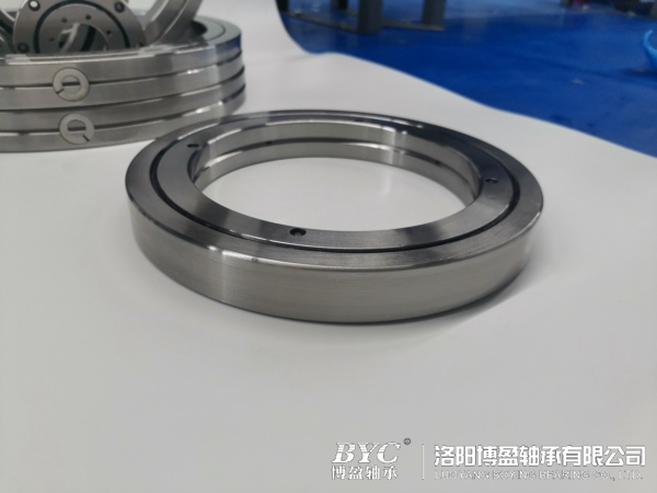 1630372721328192.jpg 精密交叉滾子軸承生產廠家.jpg