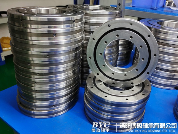 1630461709313347.jpg 交叉滾子軸承安裝.jpg