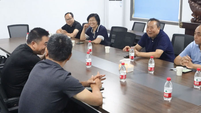 縣政協(xié)主席王定澤同志到博盈軸承公司進行調(diào)研工作 縣政協(xié)主席王定澤同志到博盈軸承公司進行調(diào)研工作