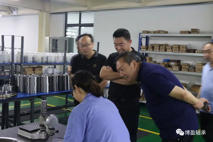 縣政協(xié)主席王定澤同志到博盈軸承公司進行調(diào)研工作 縣政協(xié)主席王定澤同志到博盈軸承公司進行調(diào)研工作